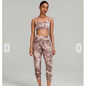 Lululemon Align High-Rise Cropped Jogger
Diamond Dye Mink Bery Lunar